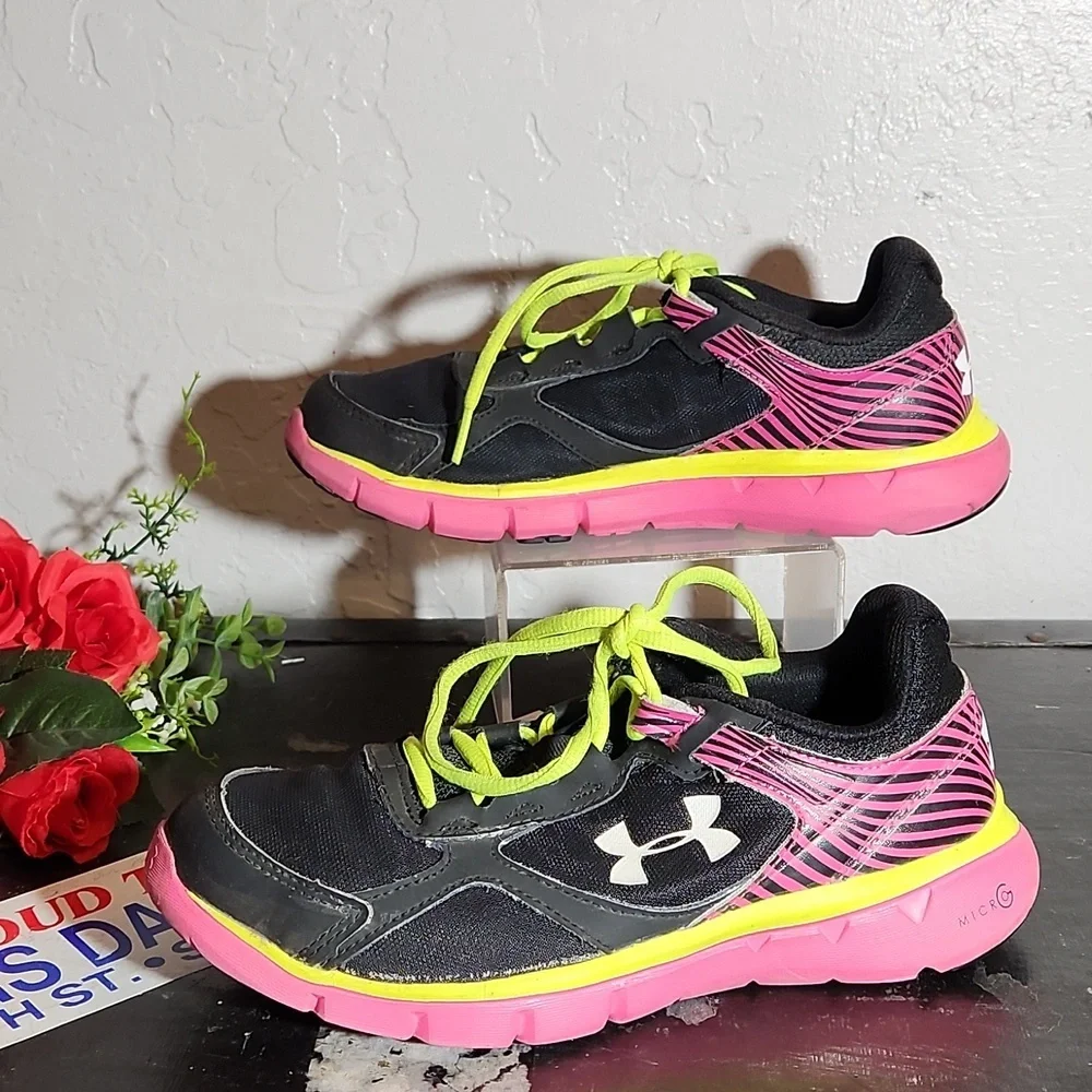 UNDER ARMOUR Micro G Velosity Pink Black Neon 5Y